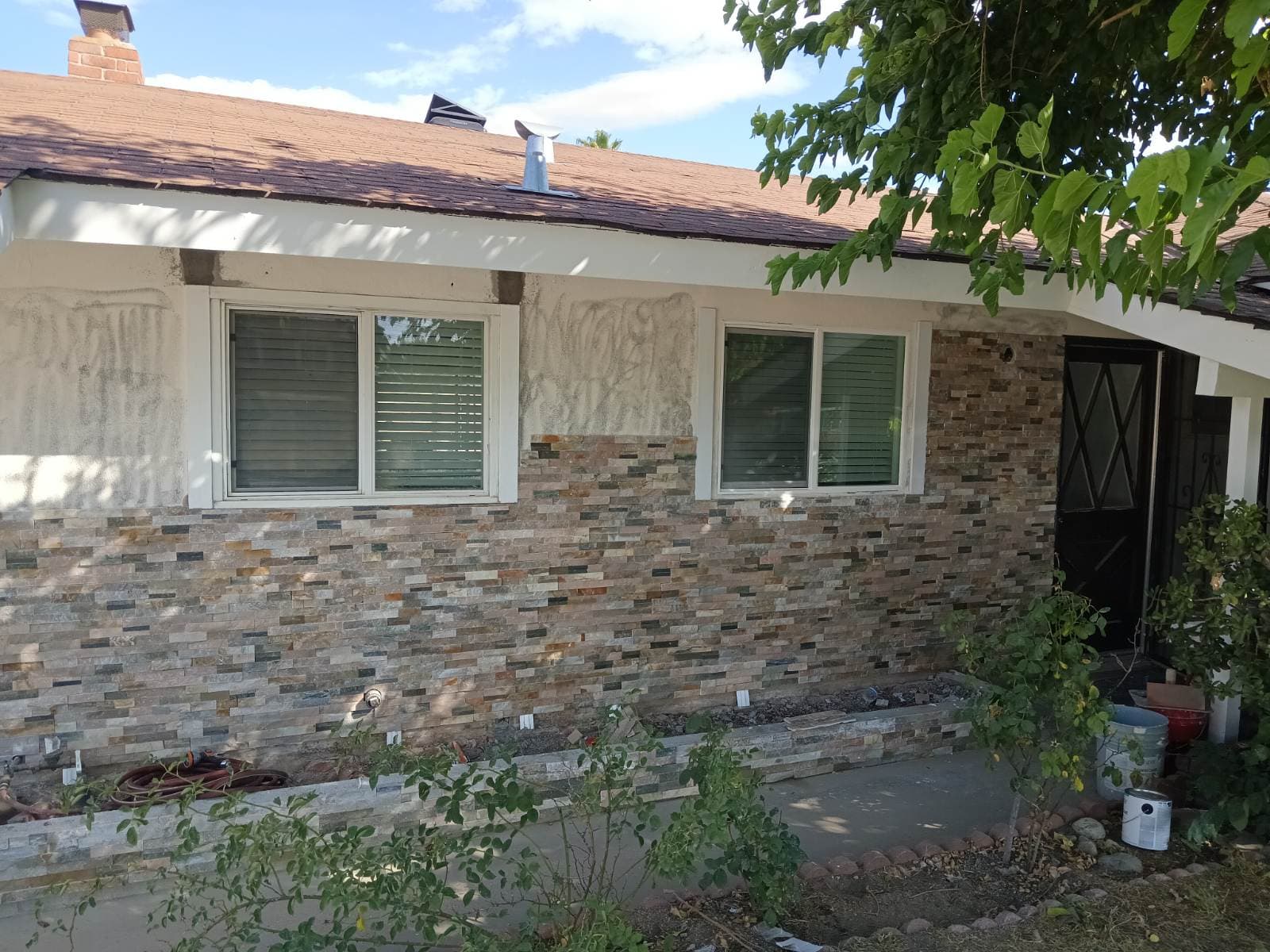Enhance Your Home with Stunning Veneer Stonework image